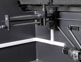 東鍛數控折彎機助力歐美高端水池制造商